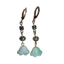 Load image into Gallery viewer, Flower Dangle Earrings
